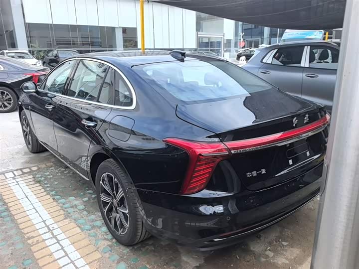 2025 Hongqi H5 Hybrid