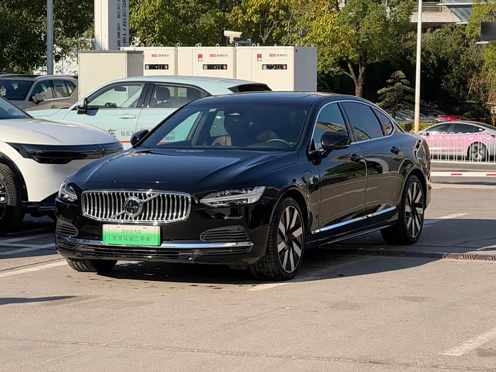 Volvo S90 Hybrid 2025 2025款 插电式混动 四驱长续航智雅豪华版