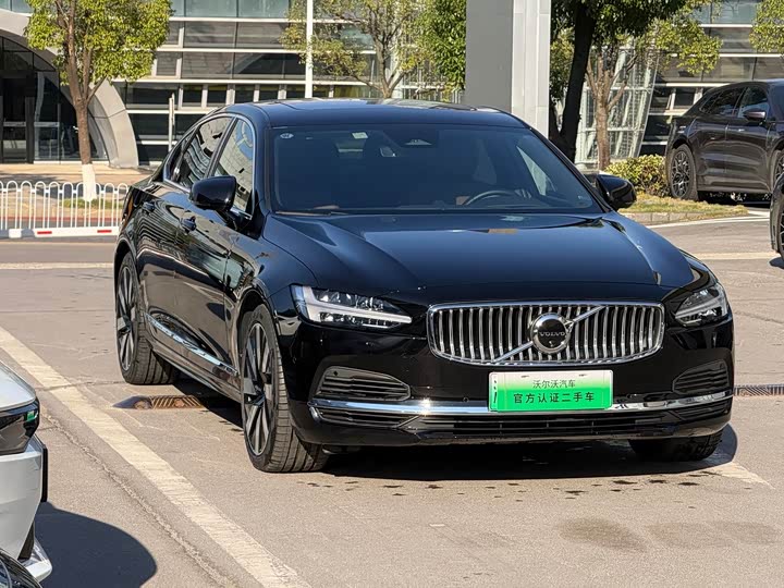 Volvo S90 Hybrid 2025 2025款 插电式混动 四驱长续航智雅豪华版