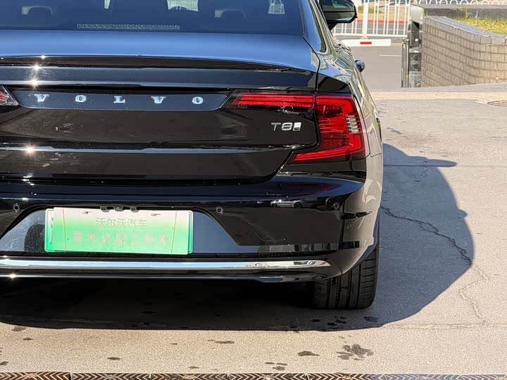 Volvo S90 Hybrid 2025 2025款 插电式混动 四驱长续航智雅豪华版