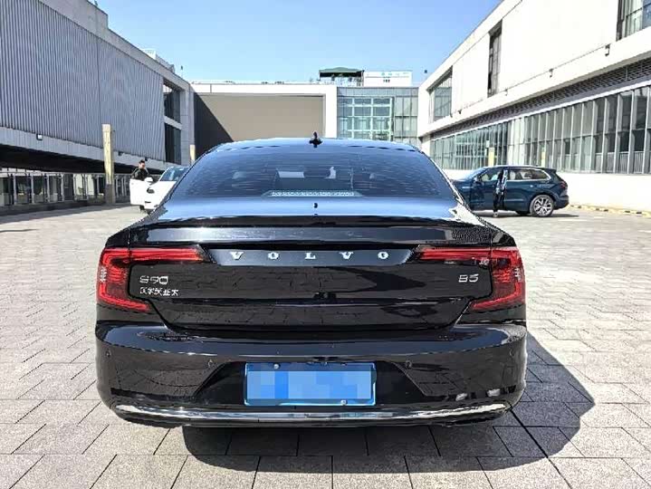 Zdjęcie 8 - Volvo S90