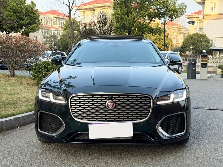 Фото 3 - Jaguar XF L