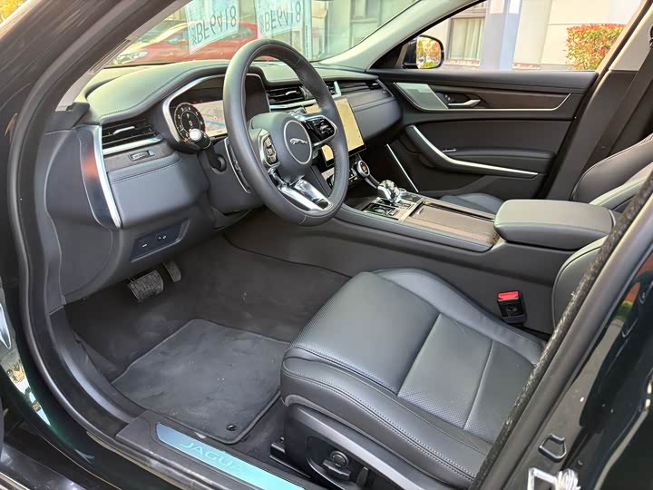 Фото 6 - Jaguar XF L