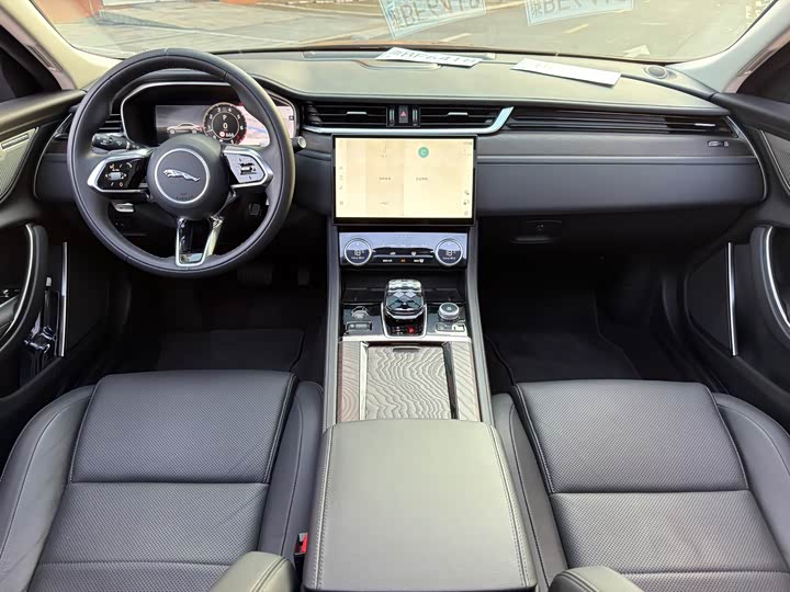 Фото 7 - Jaguar XF L