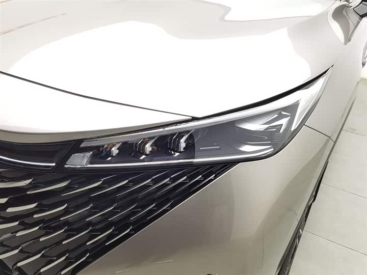 Roewe RX5 Hybrid 2023 2023款 eRX5 超混尊荣版
