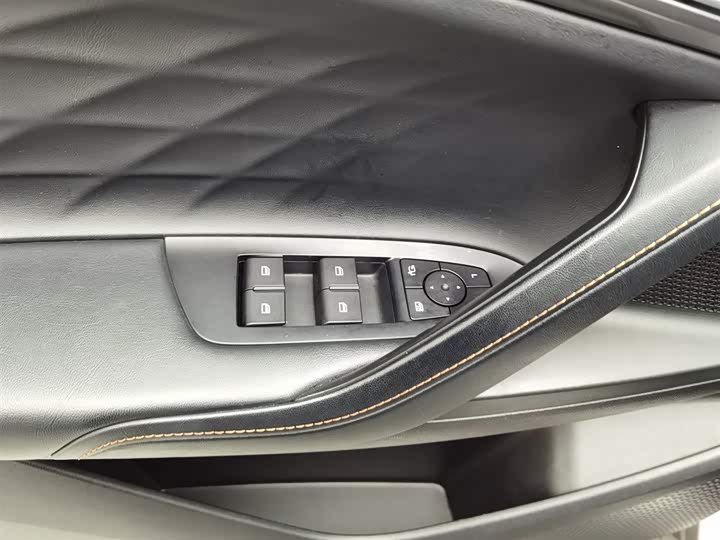 Roewe RX5 Hybrid 2023 2023款 eRX5 超混尊荣版