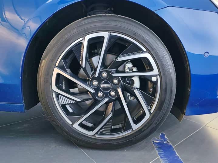 Photo 6 - Lincoln Z (Zephyr)