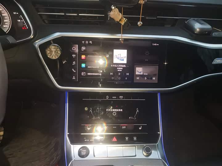 Фото 6 - Audi A6L