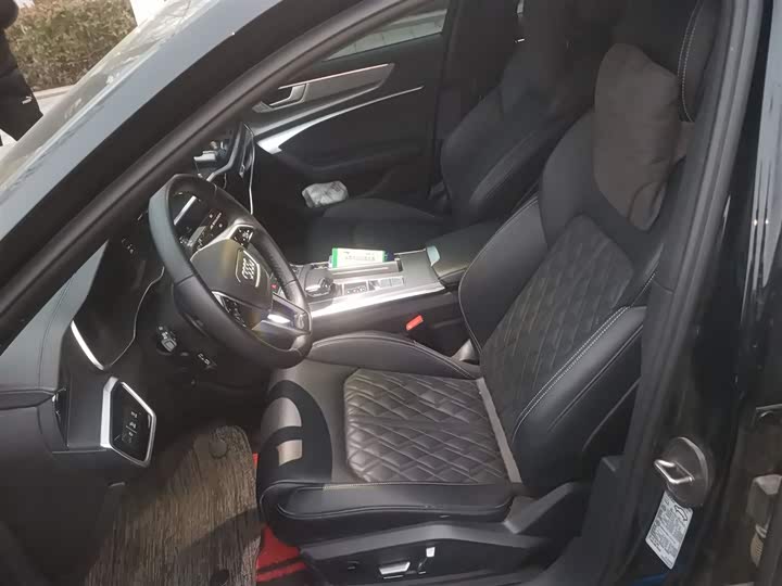 Фото 8 - Audi A6L