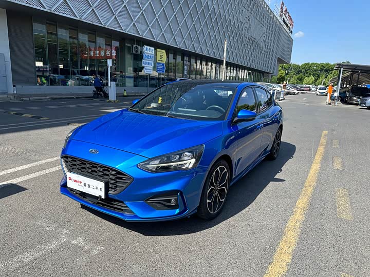 Ford Focus 2021 2021款 三厢 EcoBoost 180 自动ST Line