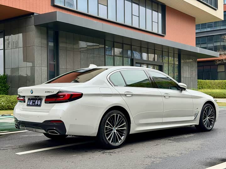 Фото 4 - BMW 5 Series