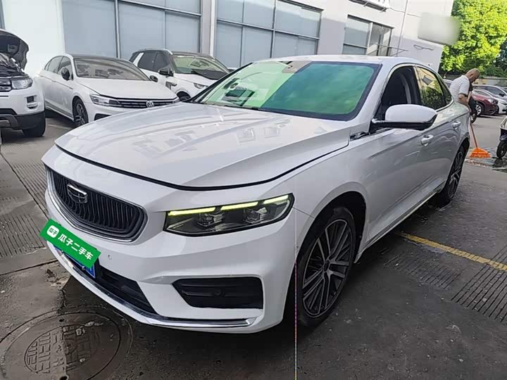 Фото 2 - Geely Preface