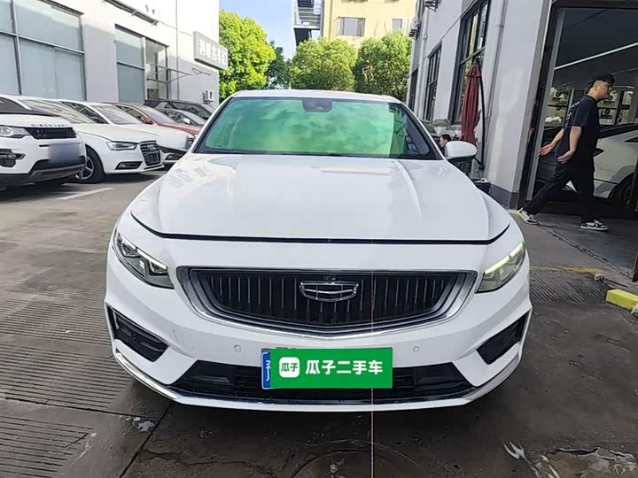 Фото 3 - Geely Preface