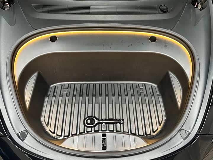 Photo 7 - Tesla Model 3