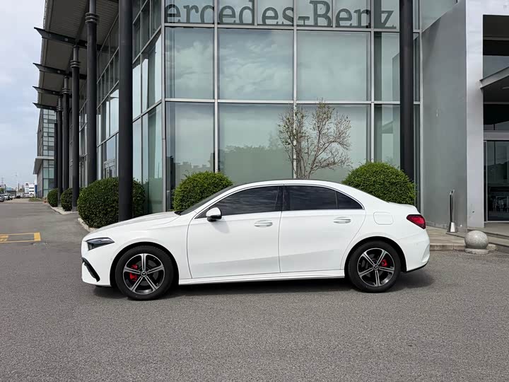 Фото 8 - Mercedes-Benz A-Class