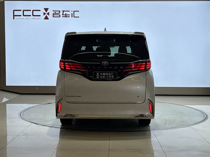 Фото 6 - Toyota Alphard