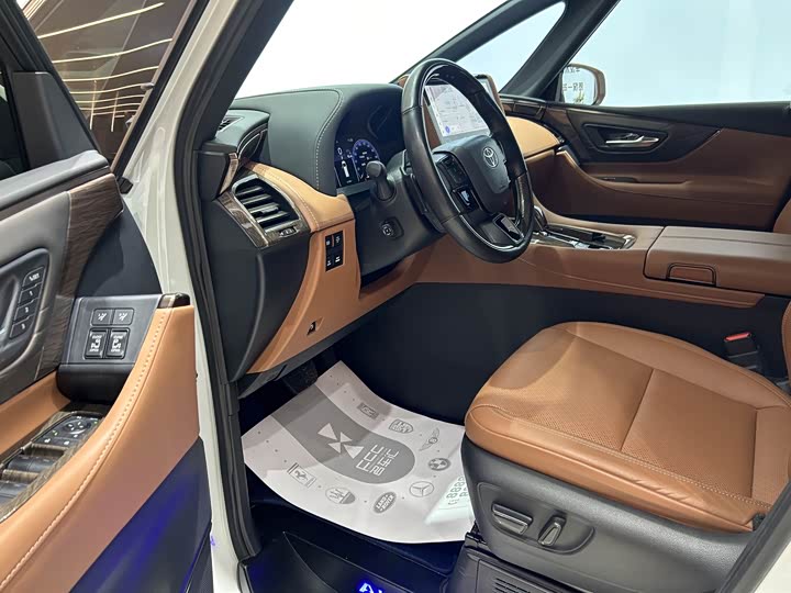 Фото 9 - Toyota Alphard