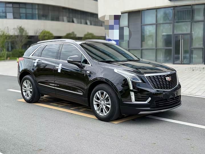 Фото 1 - Cadillac XT5