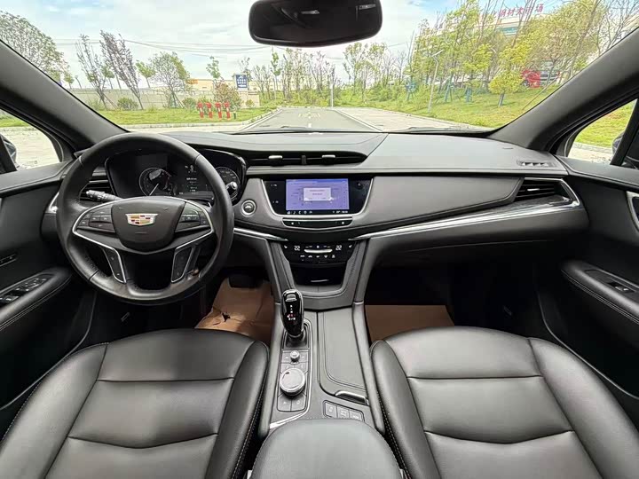 Фото 5 - Cadillac XT5