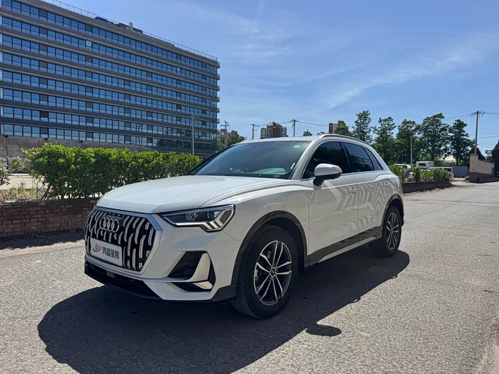 Фото 1 - Audi Q3