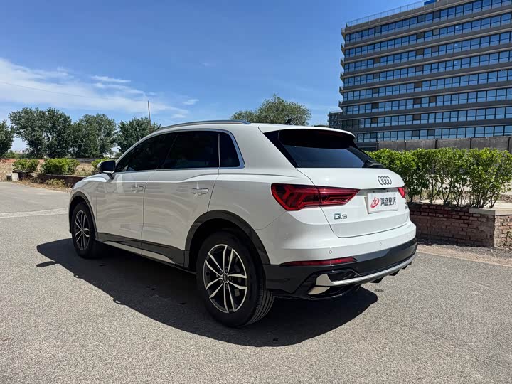 Фото 6 - Audi Q3