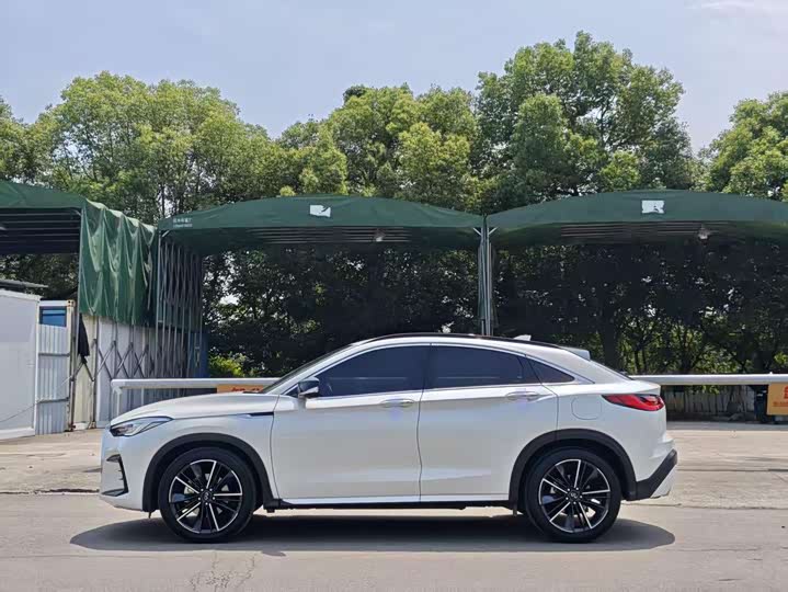 Infiniti QX55 2022 2022款 2.0T 四驱耀享版