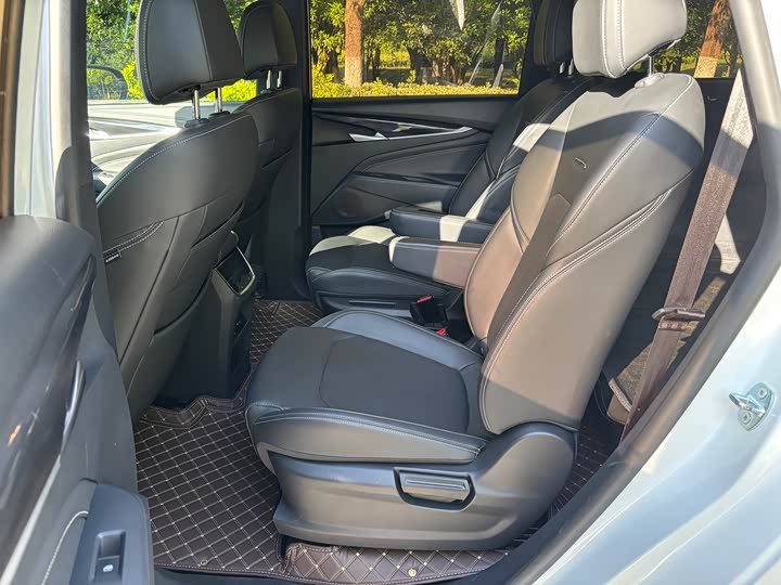 Фото 9 - Maxus G50