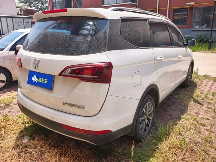 Baojun 730 2021 2021款 1.5L 手动时尚型 7座