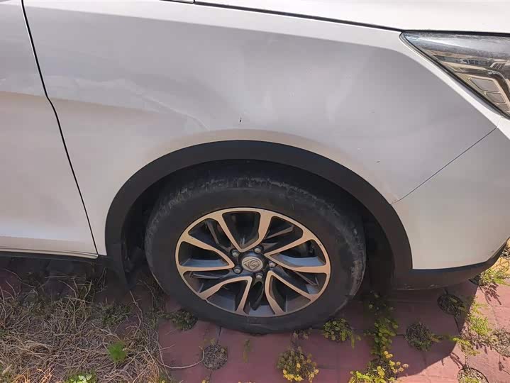 Baojun 730 2021 2021款 1.5L 手动时尚型 7座