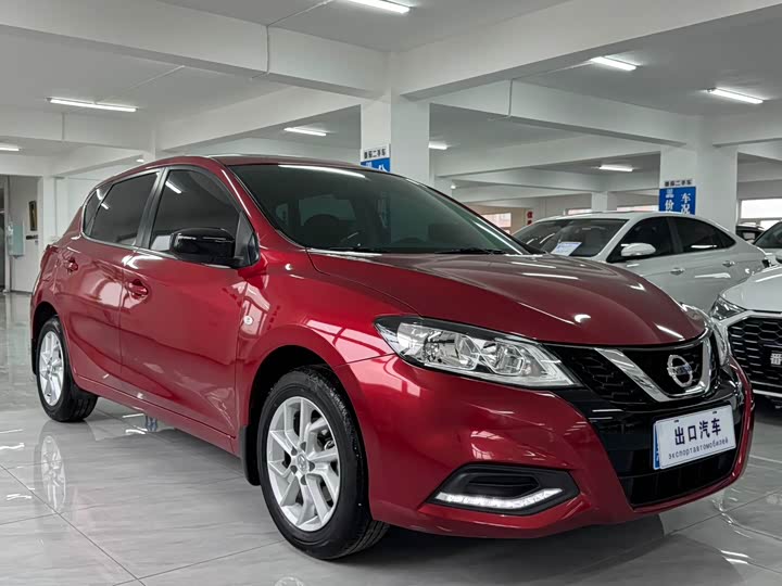 Фото 3 - Nissan Tiida