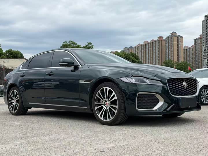 Jaguar XF L 2024 2024款 2.0T P250 两驱尊享豪华版