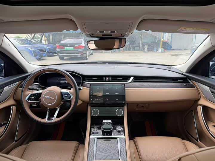 Jaguar XF L 2024 2024款 2.0T P250 两驱尊享豪华版