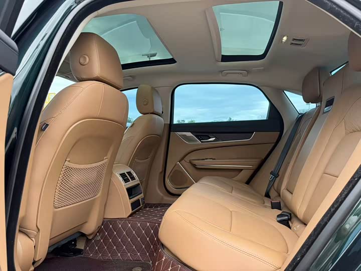 Jaguar XF L 2024 2024款 2.0T P250 两驱尊享豪华版