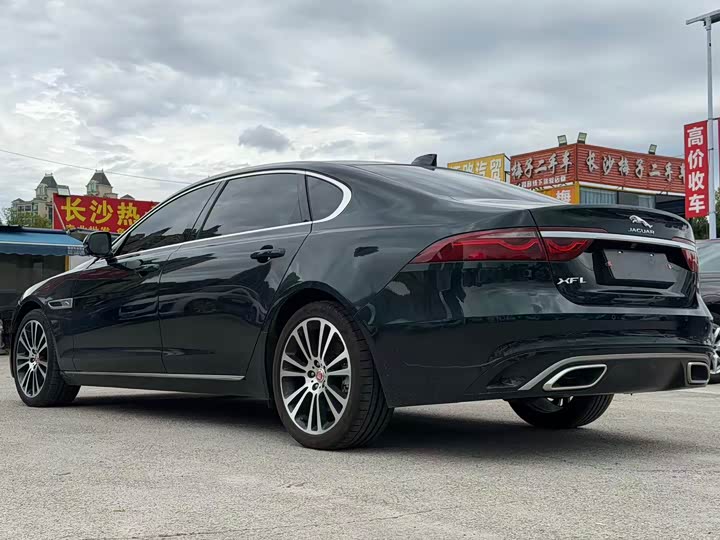 Jaguar XF L 2024 2024款 2.0T P250 两驱尊享豪华版