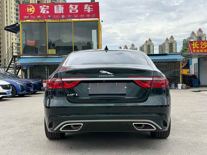 Jaguar XF L 2024 2024款 2.0T P250 两驱尊享豪华版