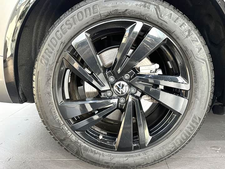 Volkswagen Touareg 2023 2023款 3.0TSI 锐享火山岩涂装运动版