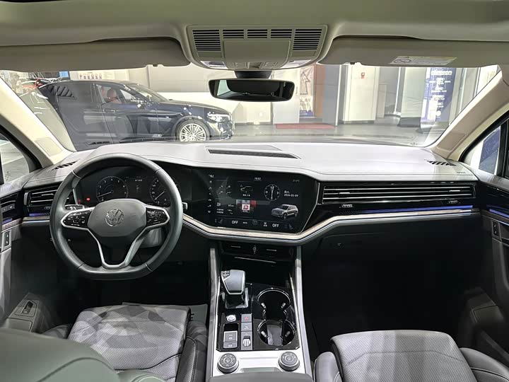 Volkswagen Touareg 2023 2023款 3.0TSI 锐享火山岩涂装运动版