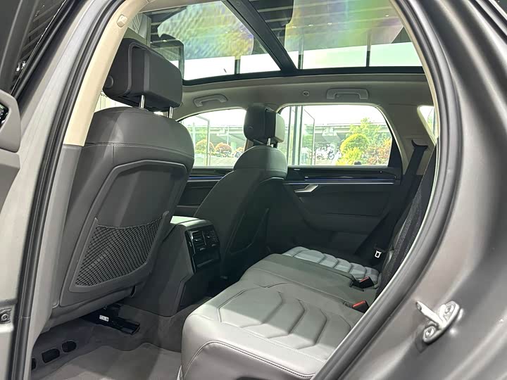 Volkswagen Touareg 2023 2023款 3.0TSI 锐享火山岩涂装运动版