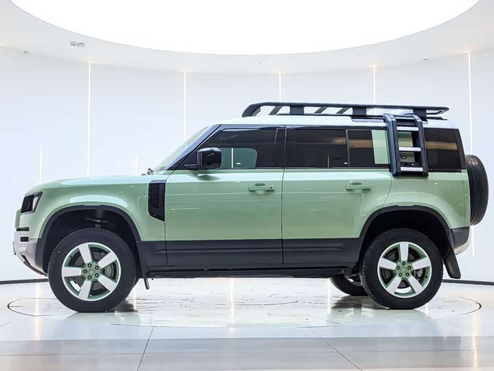 Photo 4 - Land Rover Defender