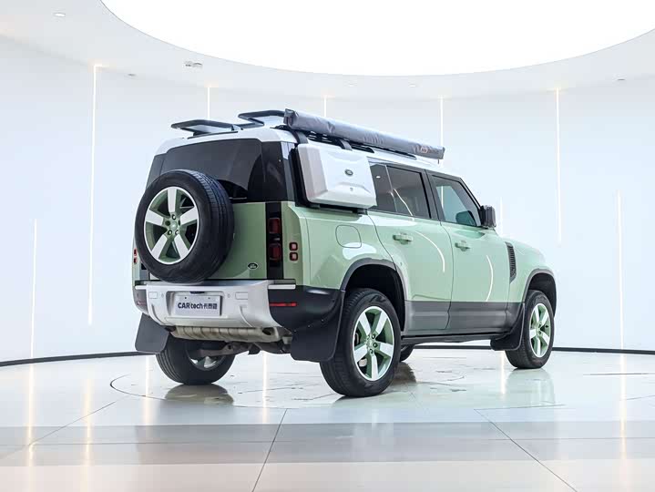 Photo 7 - Land Rover Defender
