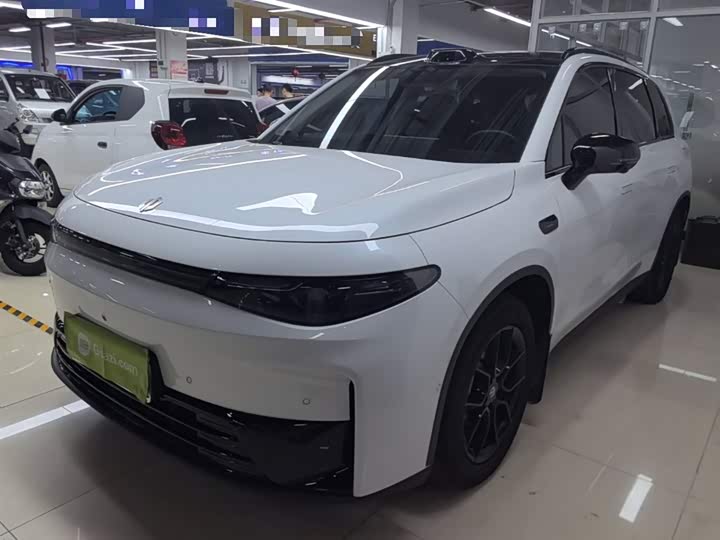 Zdjęcie 1 - Leapmotor C10