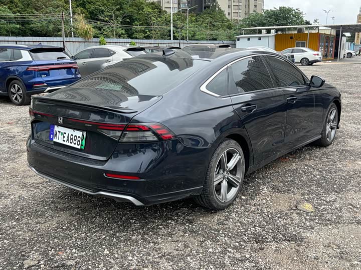 Фото 6 - Honda Accord Hybrid