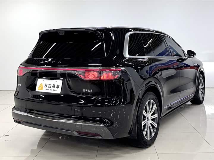 Aito M8 2025 2025款 增程 Max+版 53.4kWh 5座版 (192线激光雷达）