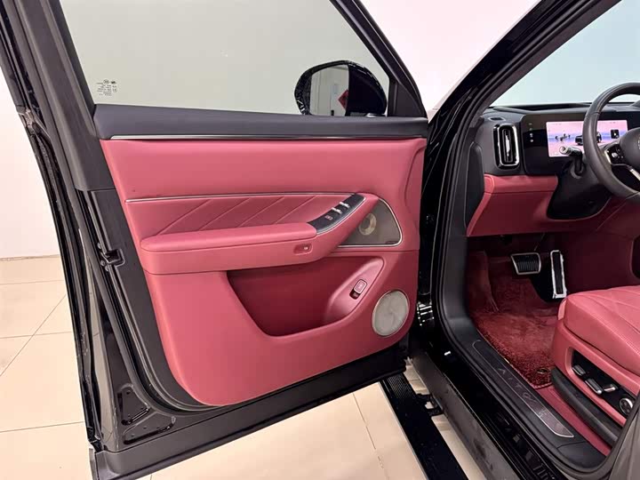 Aito M8 2025 2025款 增程 Max+版 53.4kWh 5座版 (192线激光雷达）