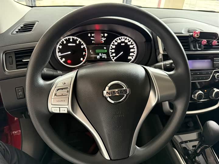Zdjęcie 4 - Nissan Tiida