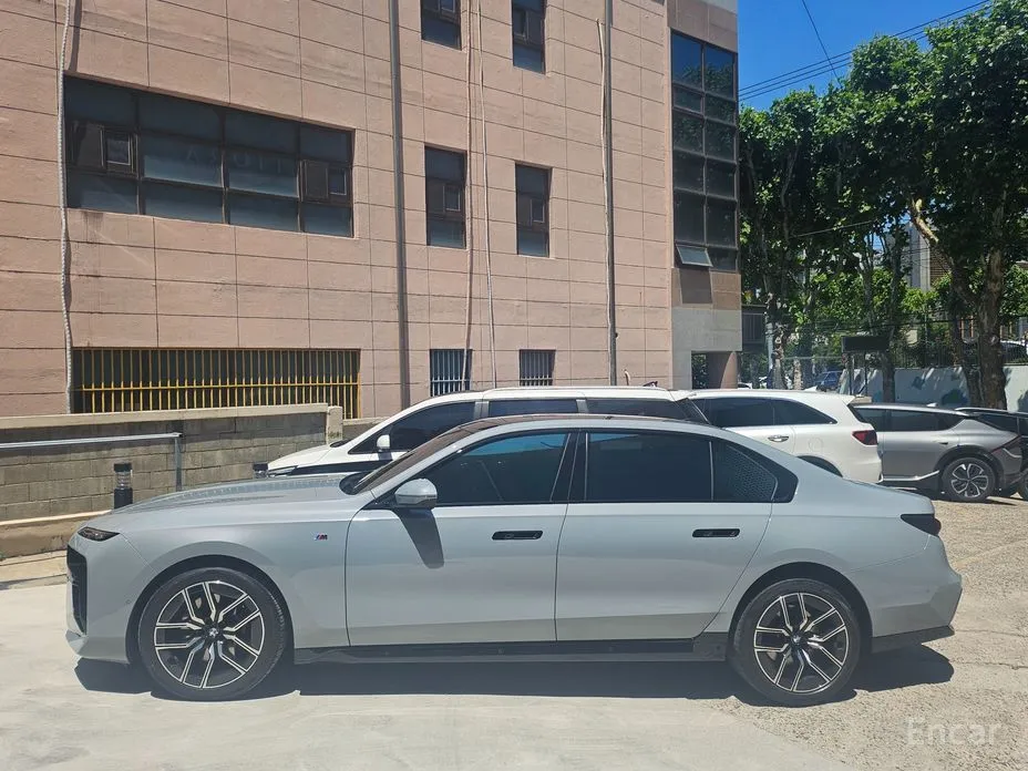 BMW 7 Series 2022 740i sDrive M Sport