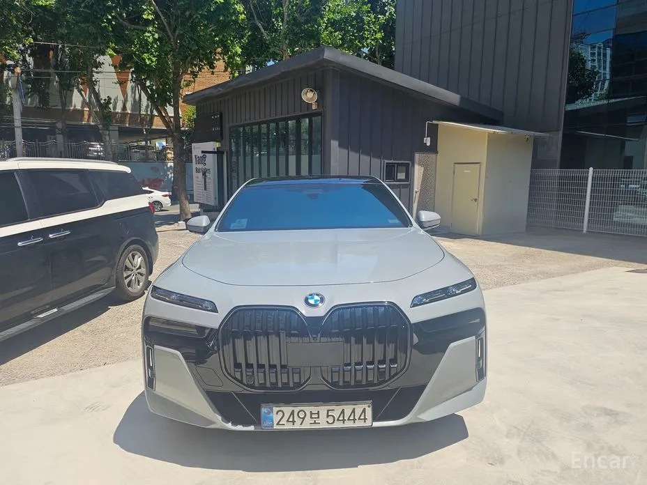BMW 7 Series 2022 740i sDrive M Sport