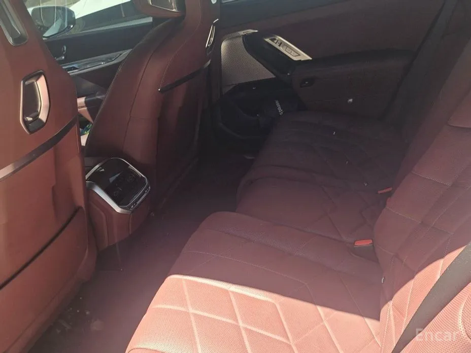 BMW 7 Series 2022 740i sDrive M Sport