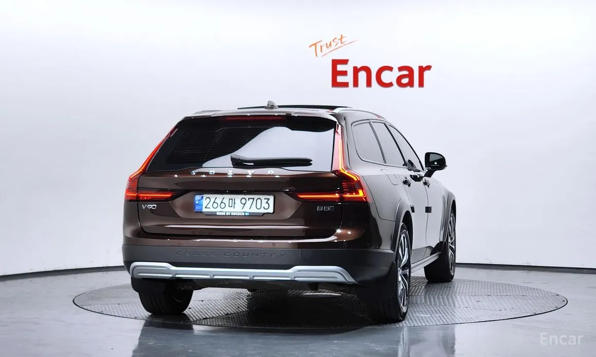 2017 Volvo V90