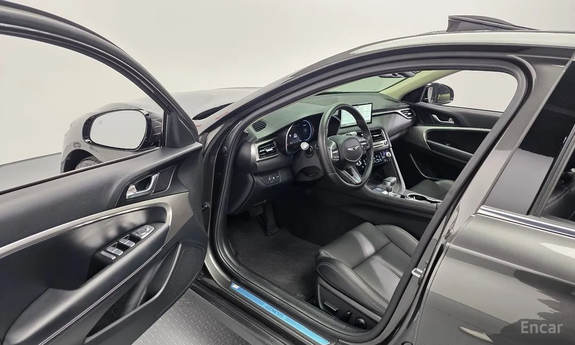 Photo 10 - Genesis G70